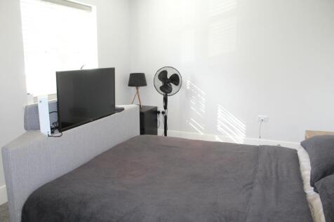 Bedroom 1 Picture 2