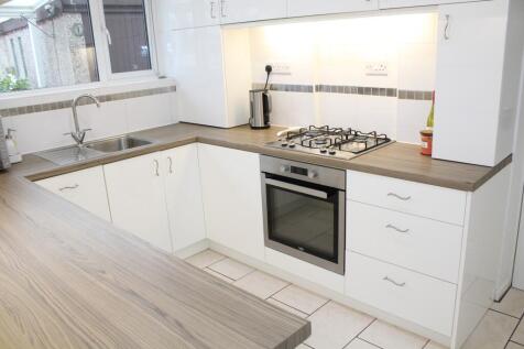 Fitted Kitchen Picture 2
