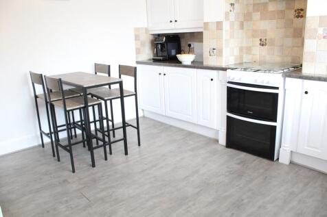Fitted Kitchen Picture 2