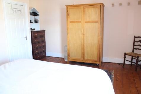 Bedroom 1 Picture 2