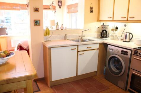 Fitted Kitchen Picture 2