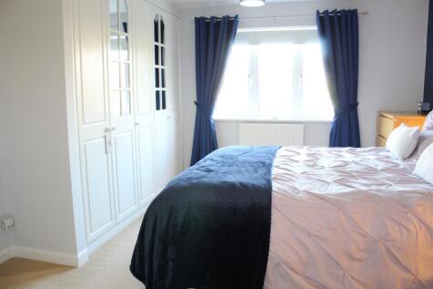 Bedroom 1 Picture 2