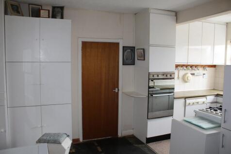 Fitted Kitchen Picture 2