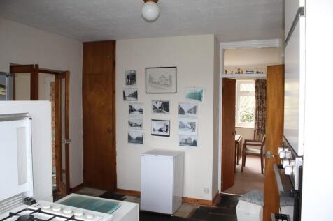 Fitted Kitchen Picture 3