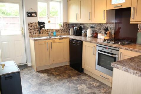 Fitted Kitchen Picture 2