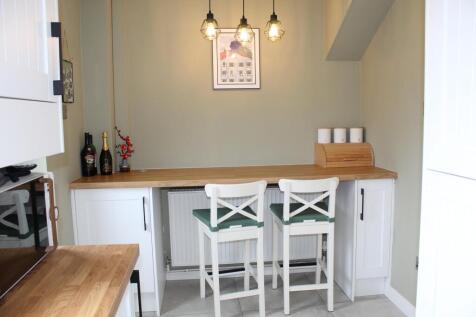 Fitted Kitchen Picture 2
