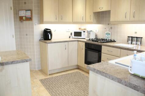 Fitted Kitchen Picture 2