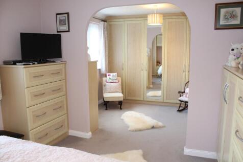 Bedroom 1 Picture 2