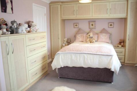 Bedroom 1 Picture 3
