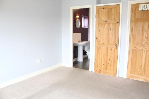 Bedroom 1 Picture 2