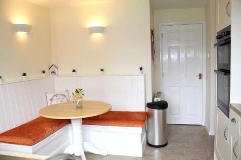 Fitted Kitchen Picture 3