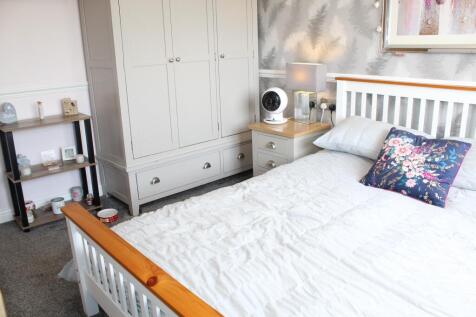 Bedroom 1 Picture 2