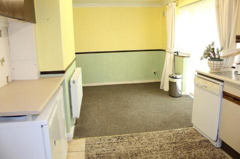 Fitted Kitchen Picture 2