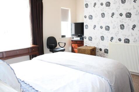 Bedroom 1 Picture 2