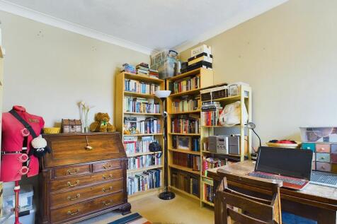 Bedroom Three/Craft Room