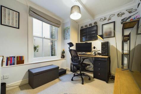Bedroom 3/Study