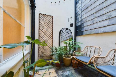 Courtyard Garden