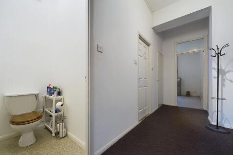 Toilet/Hallway