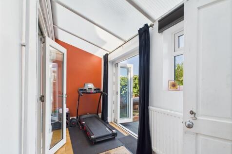 Sunroom/Utility