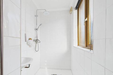 Bedroom 2 Ensuite