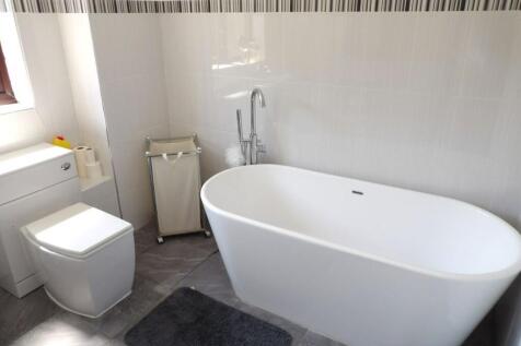 BATH &amp; SHOWER ROOM