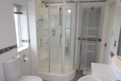 BATH &amp; SHOWER ROOM