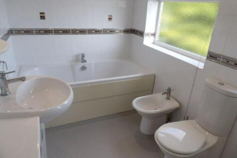 BATH &amp; SHOWER ROOM