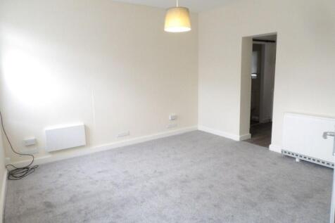 LOUNGE/BEDROOM