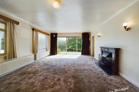 CAM02538G0-PR0285-STILL013