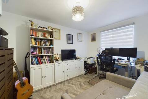 CAM03218G0-PR0468-STILL013