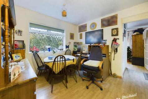 CAM03852G0-PR0155-STILL002-thumbnail-h750-70
