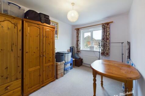 CAM03852G0-PR0160-STILL005