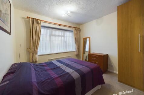 CAM03852G0-PR0183-STILL011