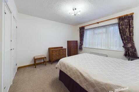 CAM03852G0-PR0183-STILL012
