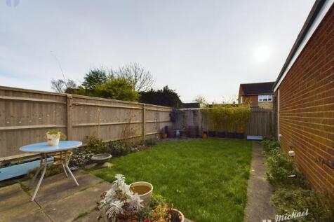 CAM03218G0-PR0517-STILL011