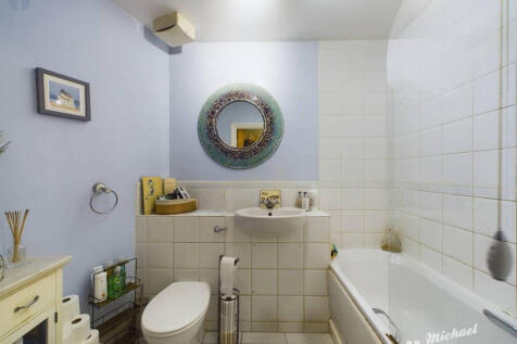 CAM03218G0-PR0543-STILL005-thumbnail-h750-70