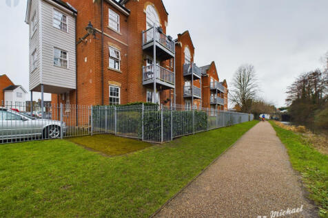 CAM03218G0-PR0543-STILL014