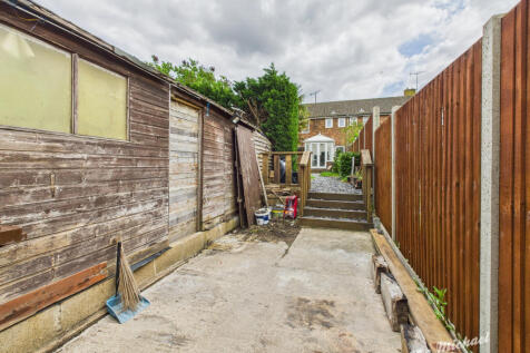 CAM03852G0-PR0256-STILL016