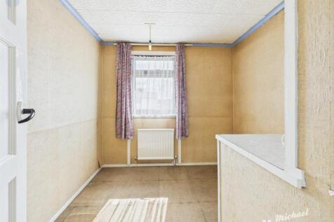 CAM03852G0-PR0258-STILL011
