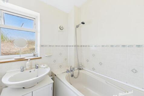 CAM03852G0-PR0237-STILL015