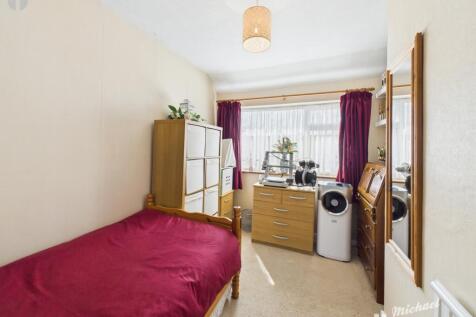 CAM03852G0-PR0237-STILL014