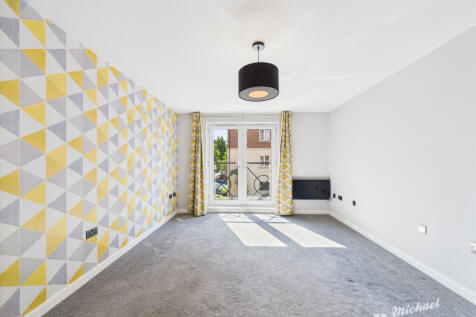 CAM03218G0-PR0641-STILL006