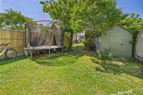 CAM03852G0-PR0286-STILL018