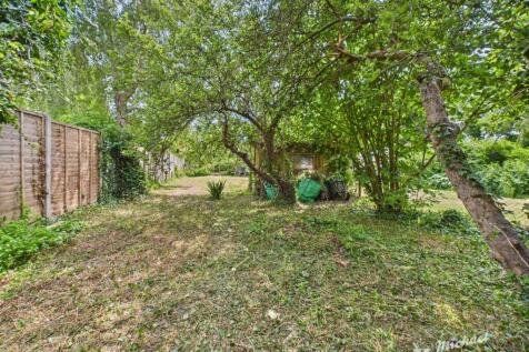 CAM03218G0-PR0659-STILL033