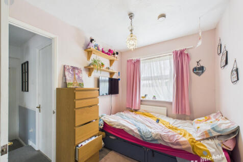 CAM03218G0-PR0662-STILL027