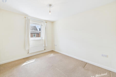 CAM03852G0-PR0293-STILL018