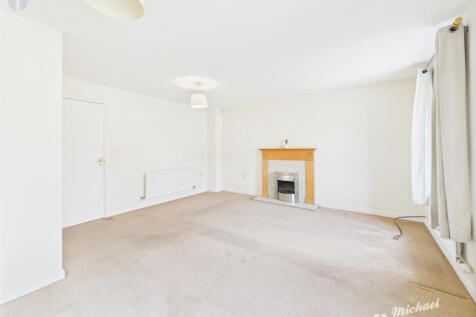 CAM03852G0-PR0293-STILL005