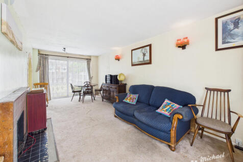 CAM03852G0-PR0347-STILL002