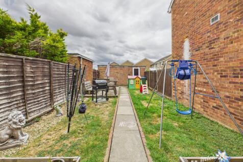 CAM03852G0-PR0352-STILL017