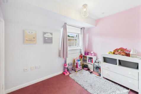 CAM03852G0-PR0370-STILL008